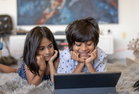 Children watching a tablet 